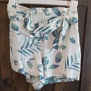 Tropical Leaf Print High Waist Women's Shorts